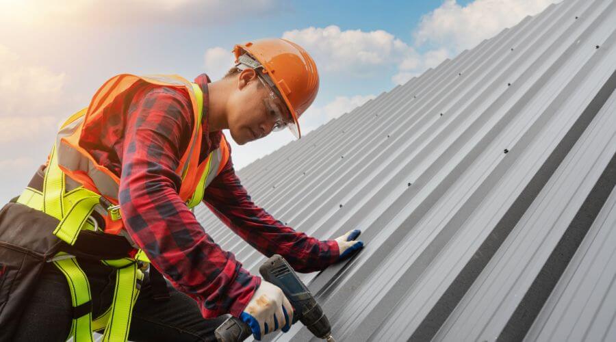 Professional Emergency Roof Repairs services in Blevins, AR